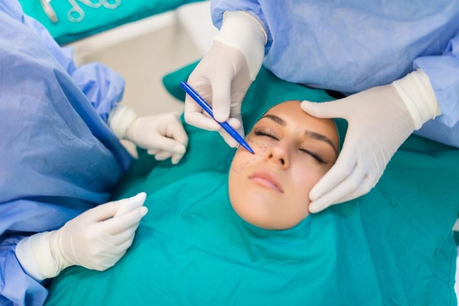 عملية تجميل الوجه