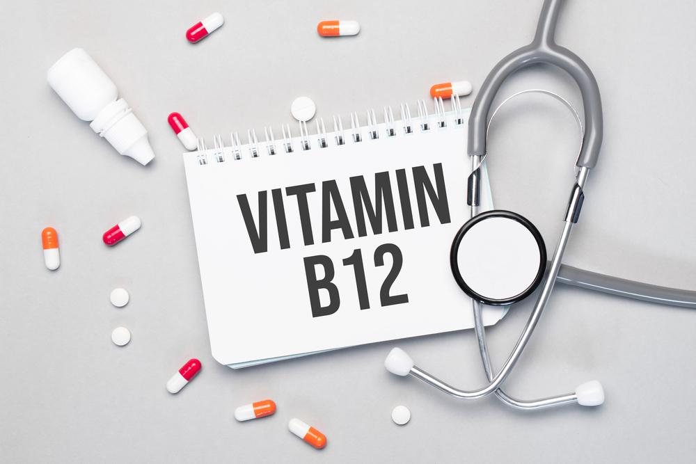 فيتامين b12